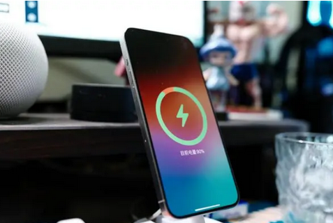 吴川苹果15换屏服务分享用什么充电器给iPhone15充电更好 
